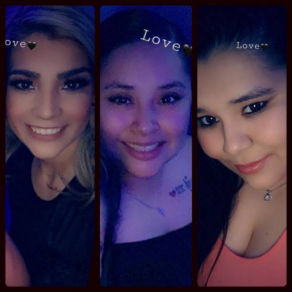 Poshmark profile picture for @ester2012